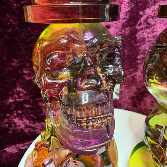 Tahari Halloween Amber Oil Slick Glass Skull Candle Stick Holders/Book End - Picture 8 of 12
